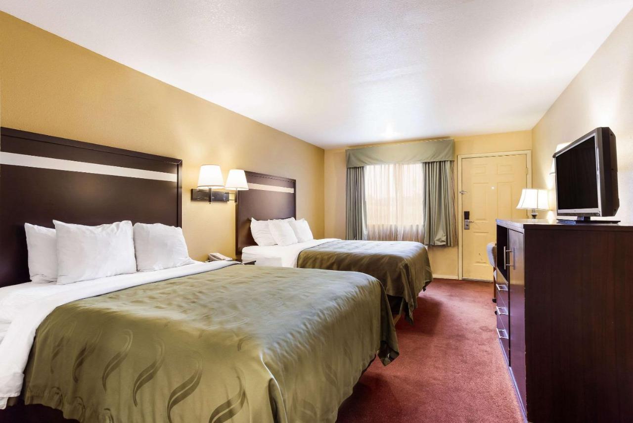 בויזי Quality Inn Airport מראה חיצוני תמונה
