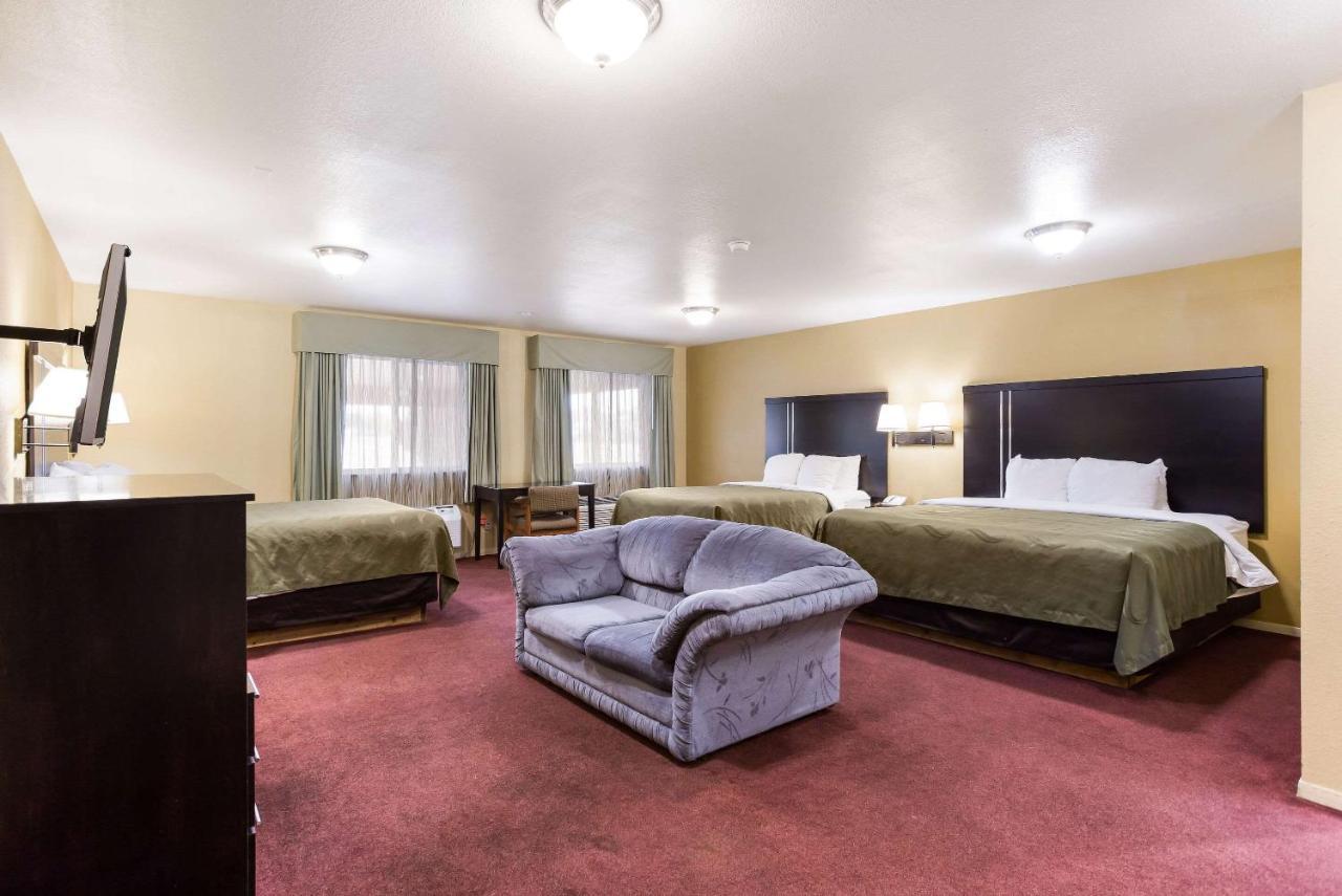 בויזי Quality Inn Airport מראה חיצוני תמונה