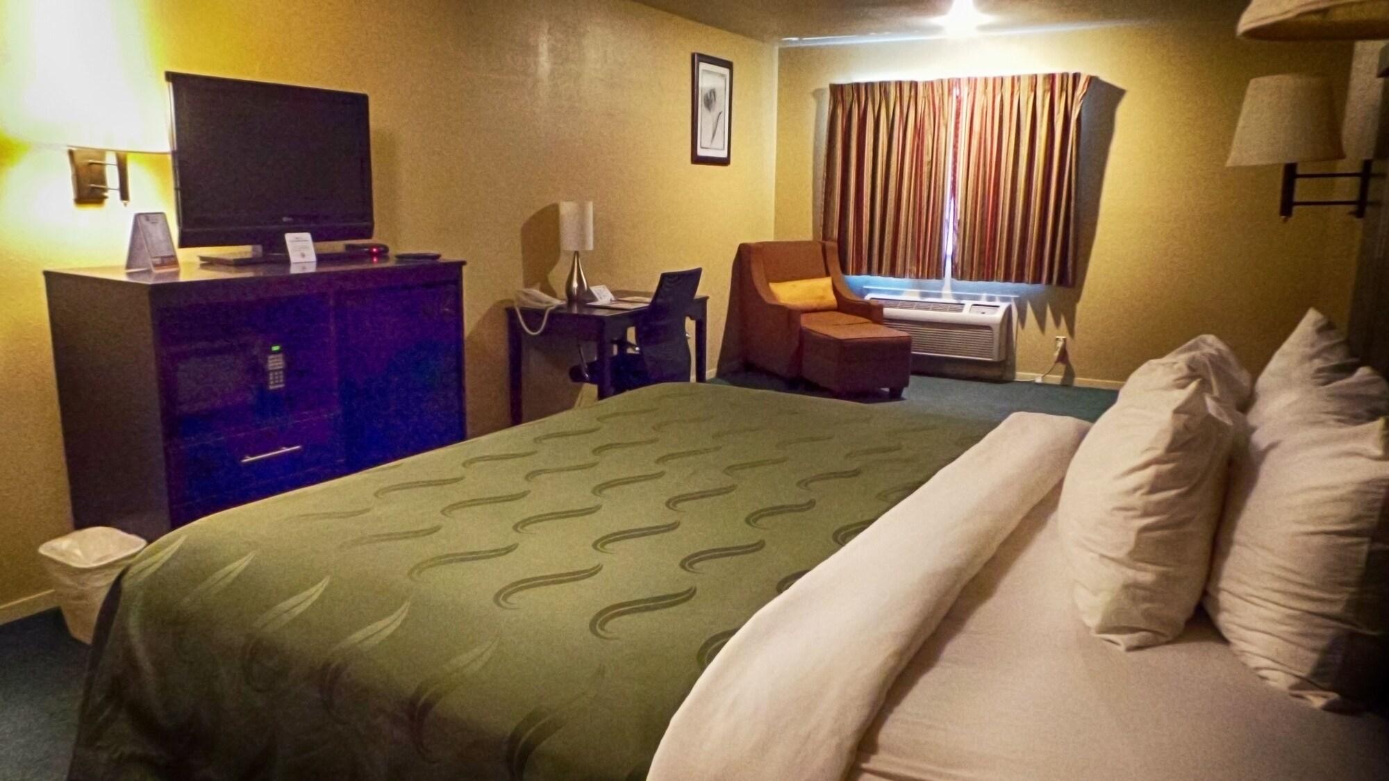 בויזי Quality Inn Airport מראה חיצוני תמונה