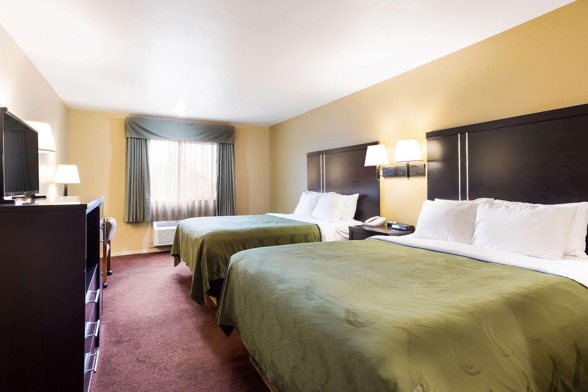 בויזי Quality Inn Airport מראה חיצוני תמונה