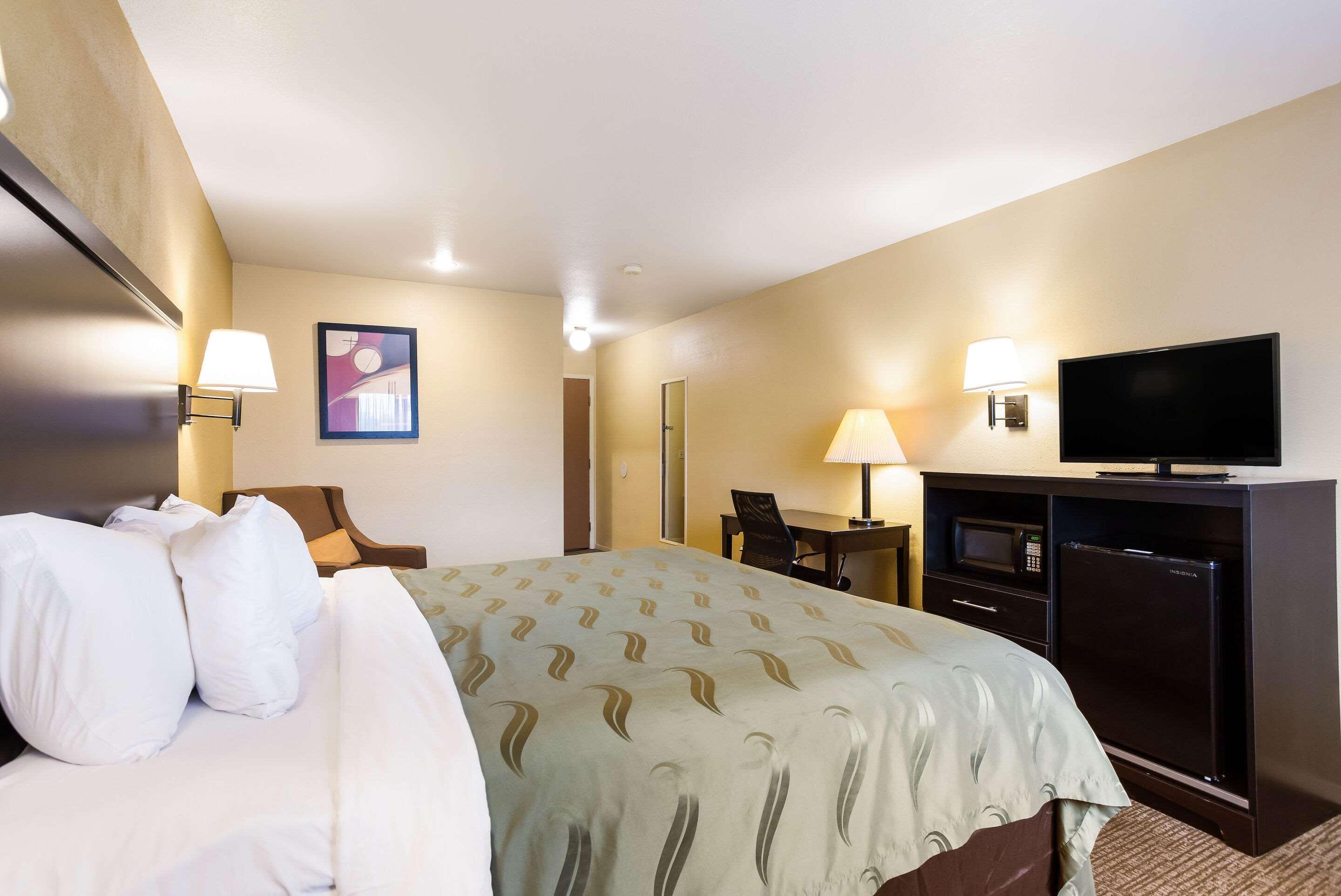 בויזי Quality Inn Airport מראה חיצוני תמונה