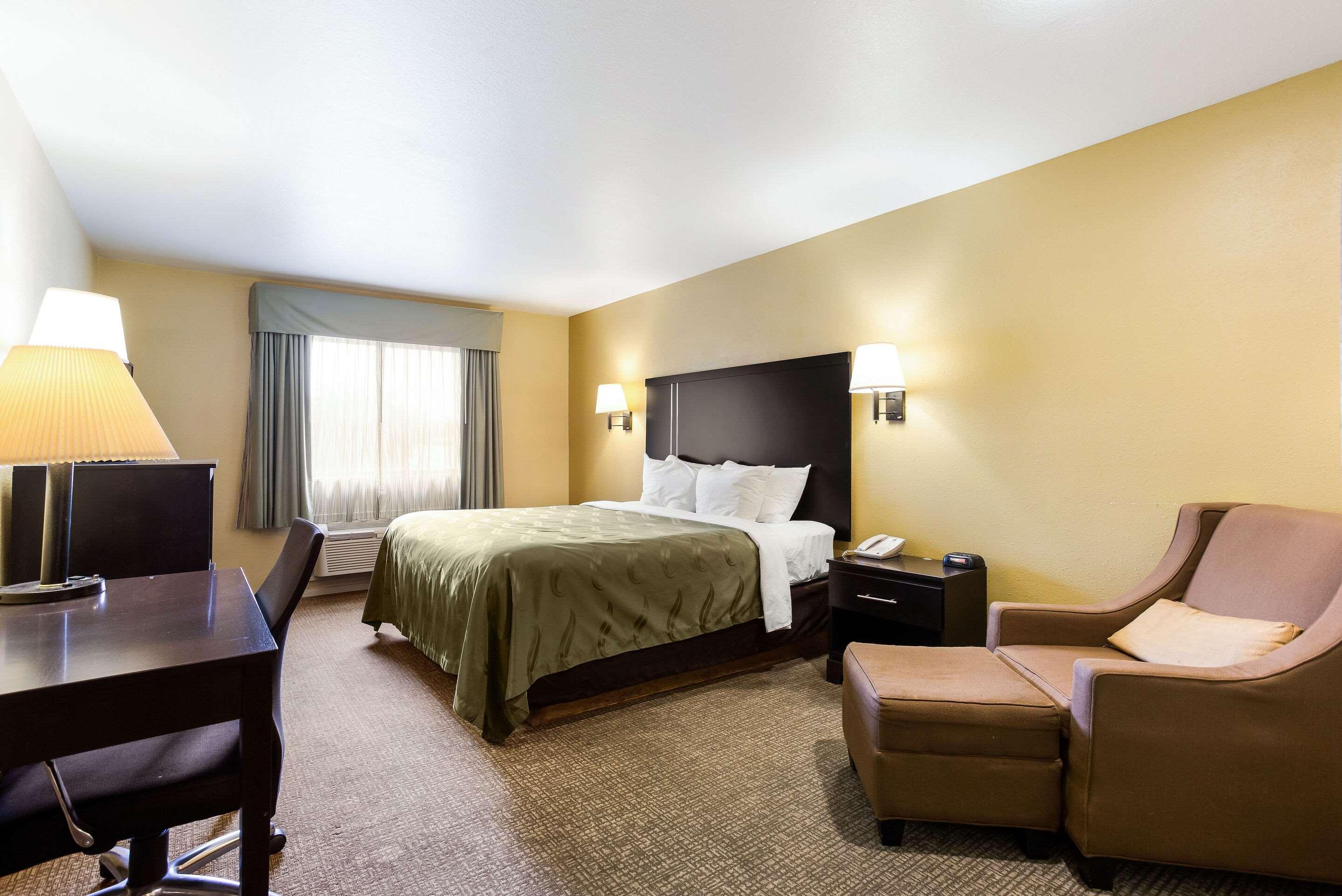 בויזי Quality Inn Airport מראה חיצוני תמונה