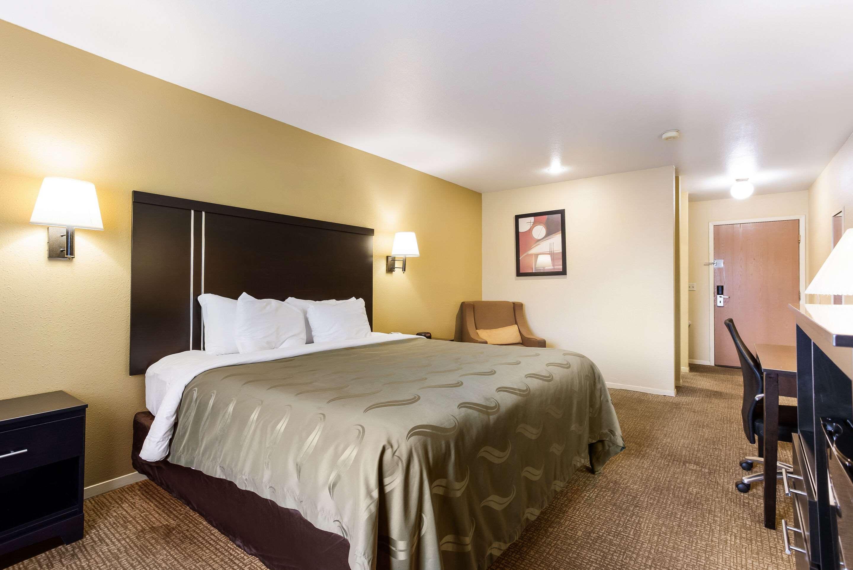 בויזי Quality Inn Airport מראה חיצוני תמונה