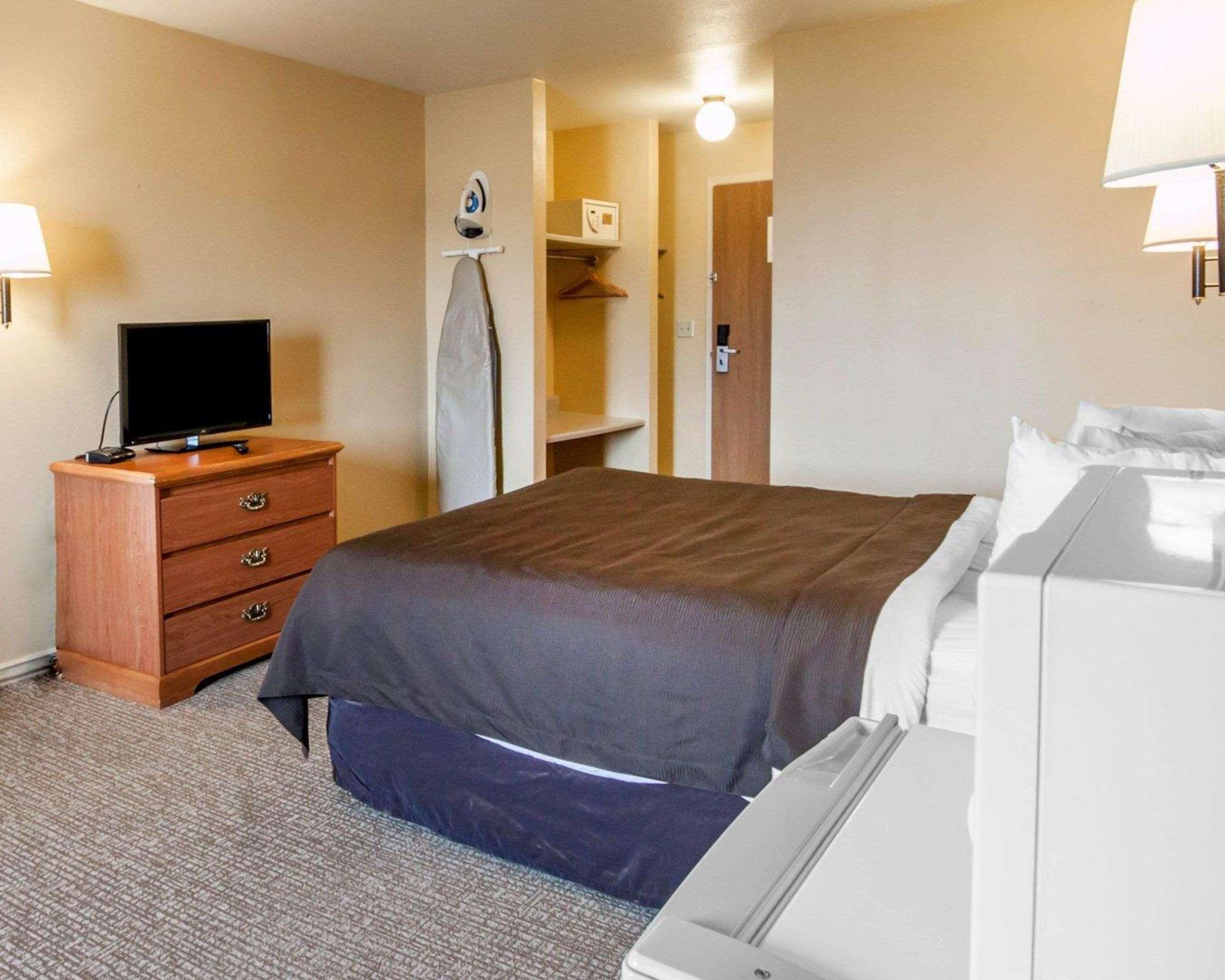 בויזי Quality Inn Airport מראה חיצוני תמונה