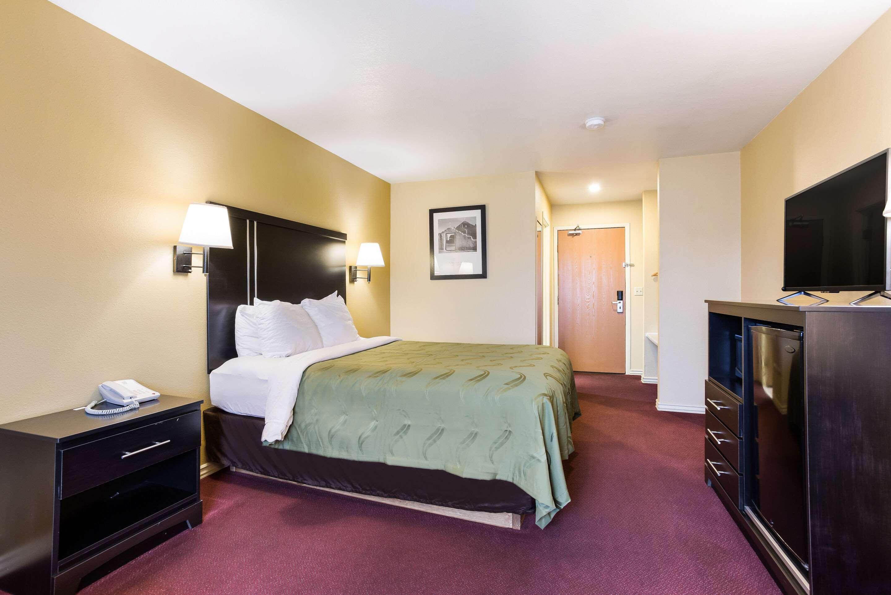 בויזי Quality Inn Airport מראה חיצוני תמונה