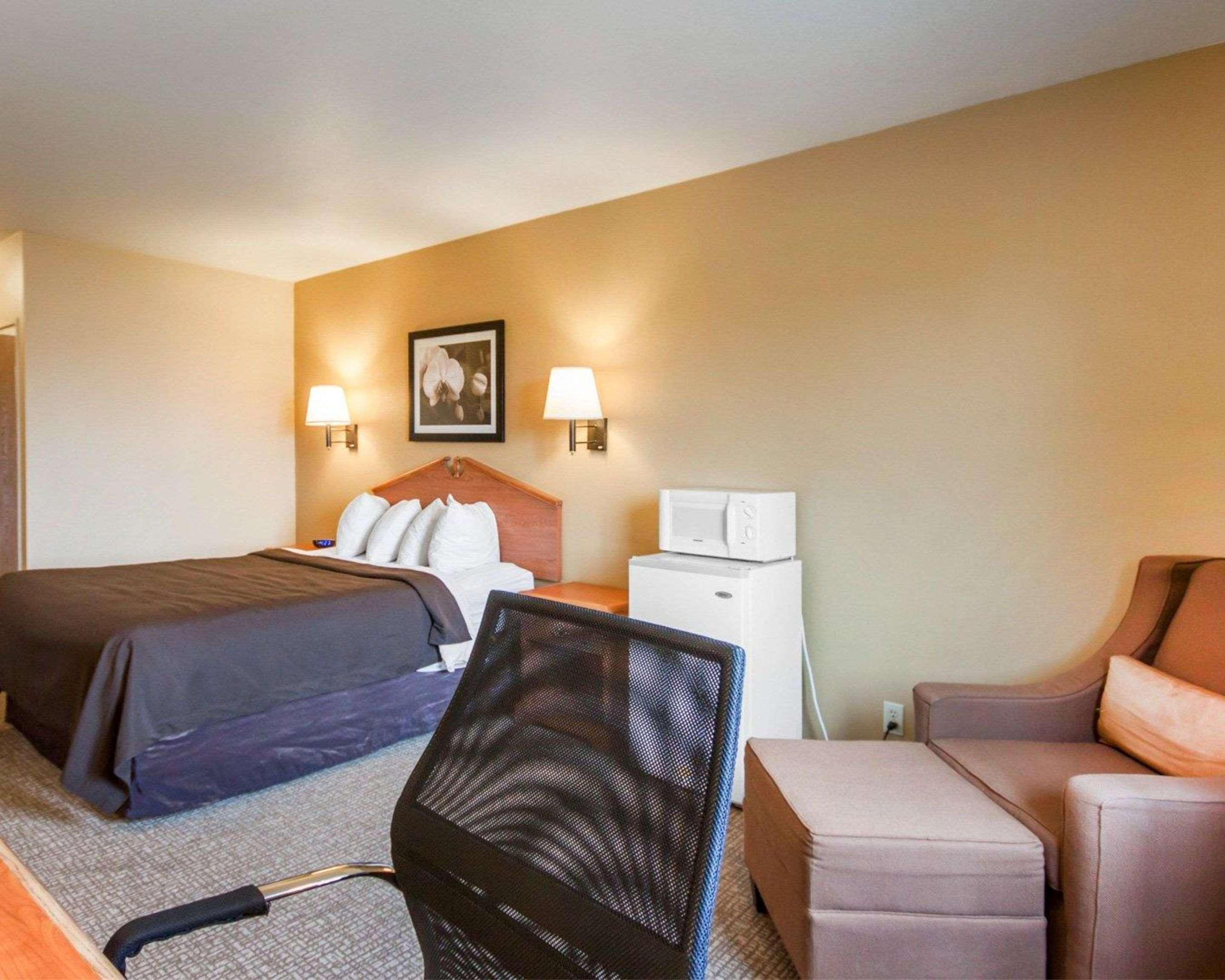 בויזי Quality Inn Airport מראה חיצוני תמונה
