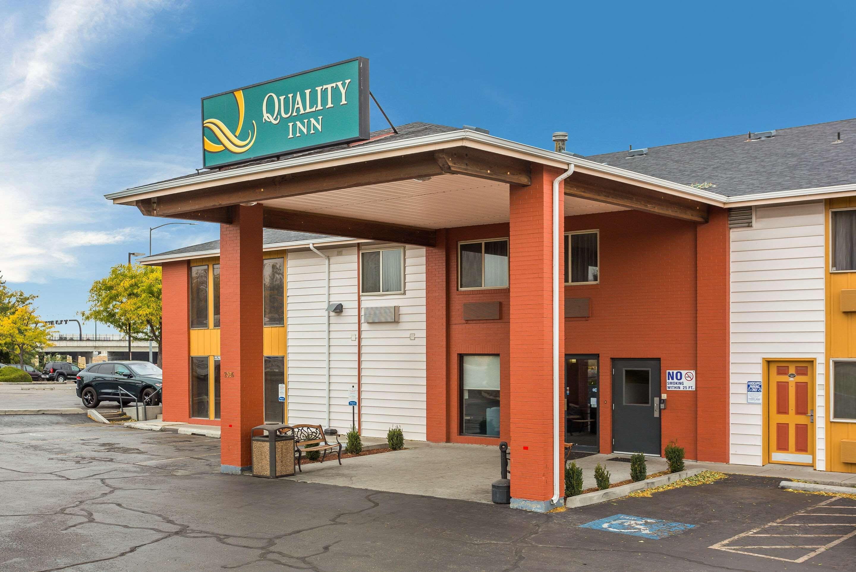 בויזי Quality Inn Airport מראה חיצוני תמונה