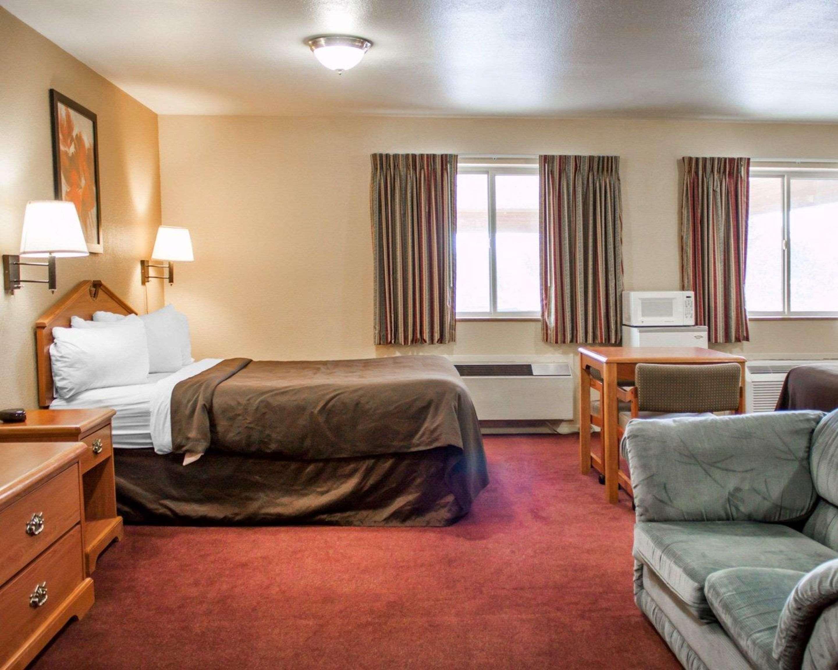 בויזי Quality Inn Airport מראה חיצוני תמונה