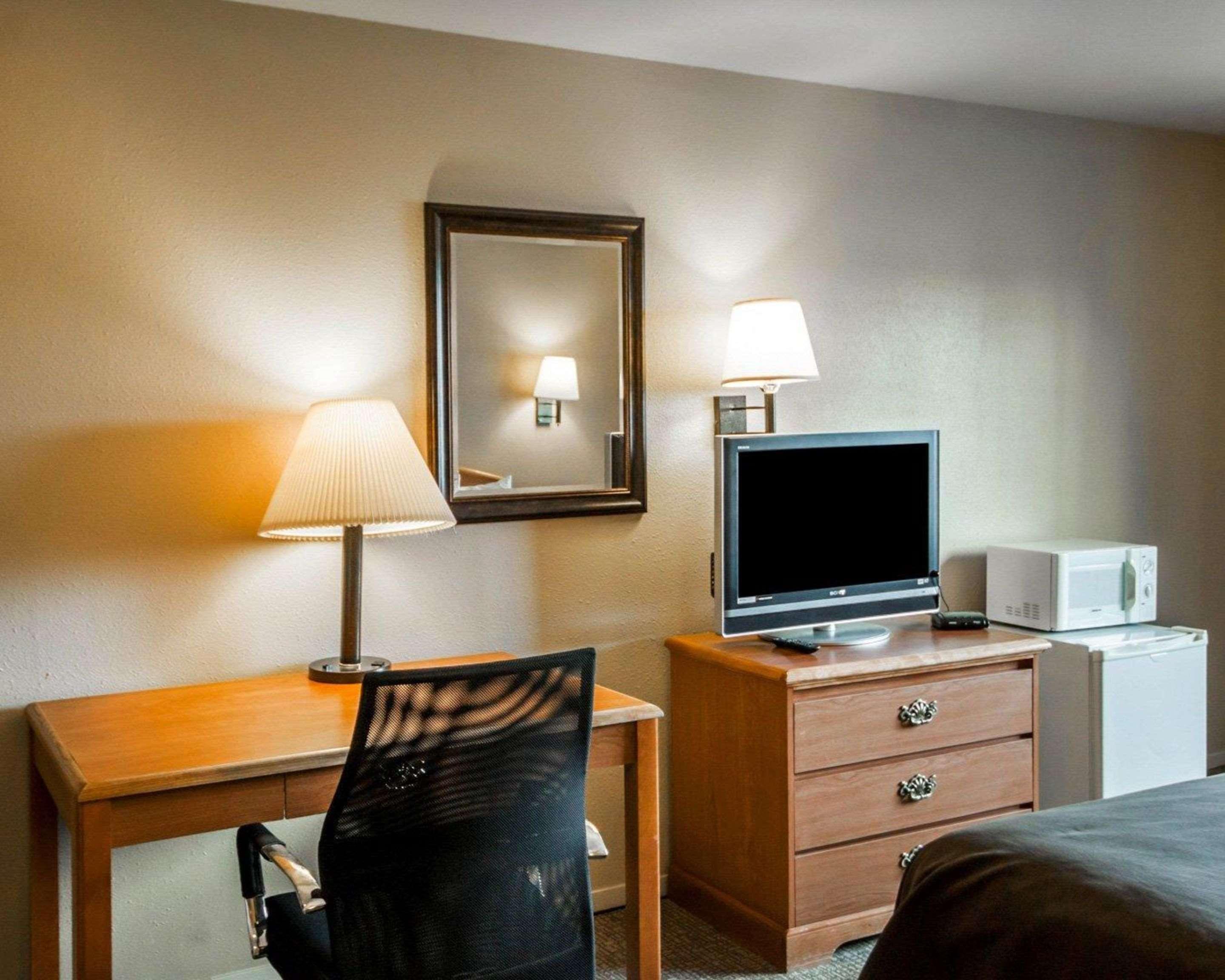 בויזי Quality Inn Airport מראה חיצוני תמונה