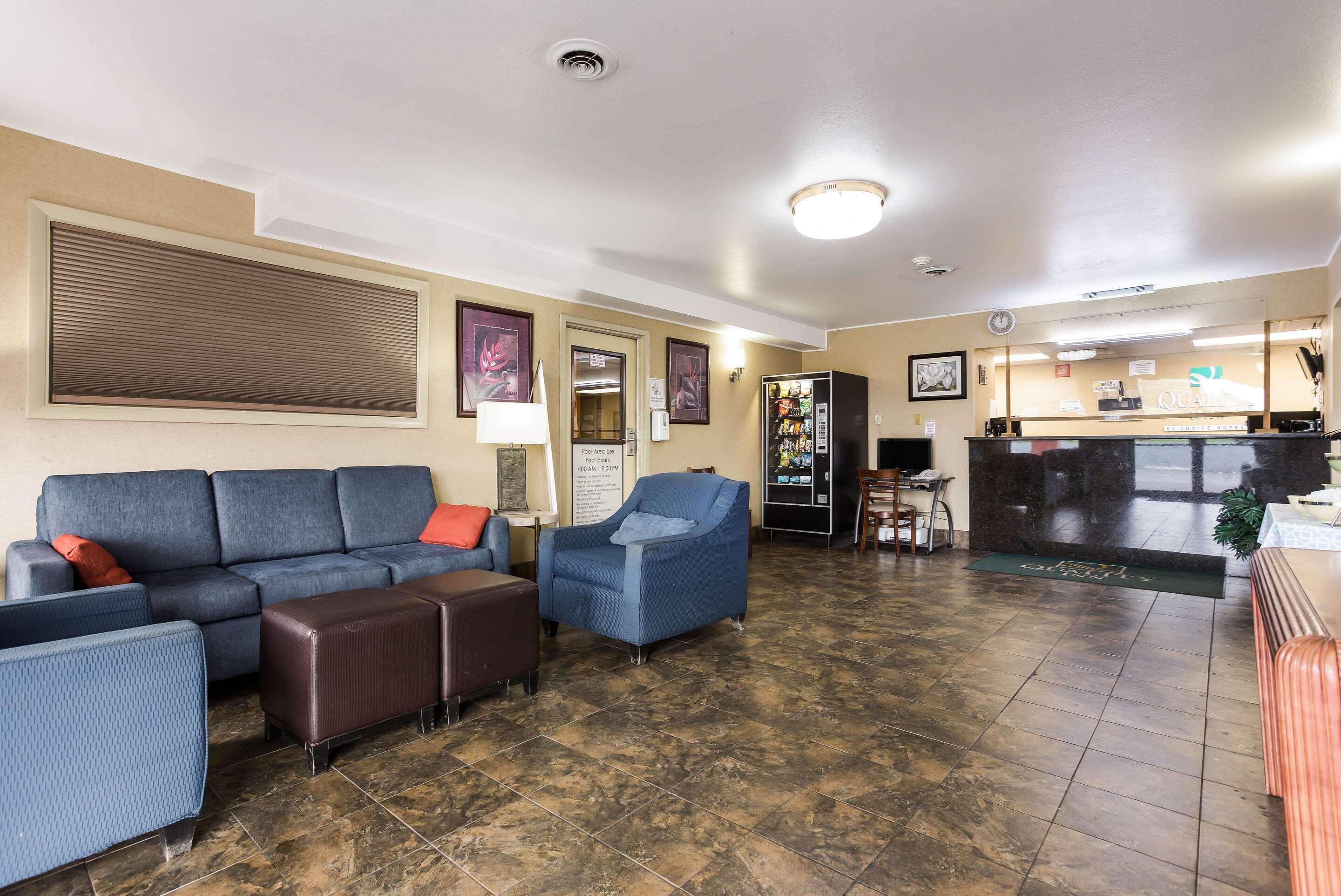בויזי Quality Inn Airport מראה חיצוני תמונה